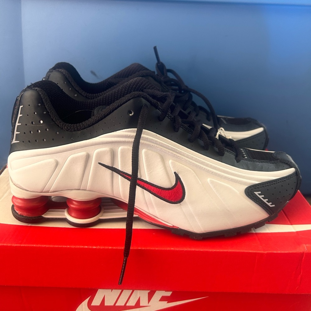 Nike Shox R4